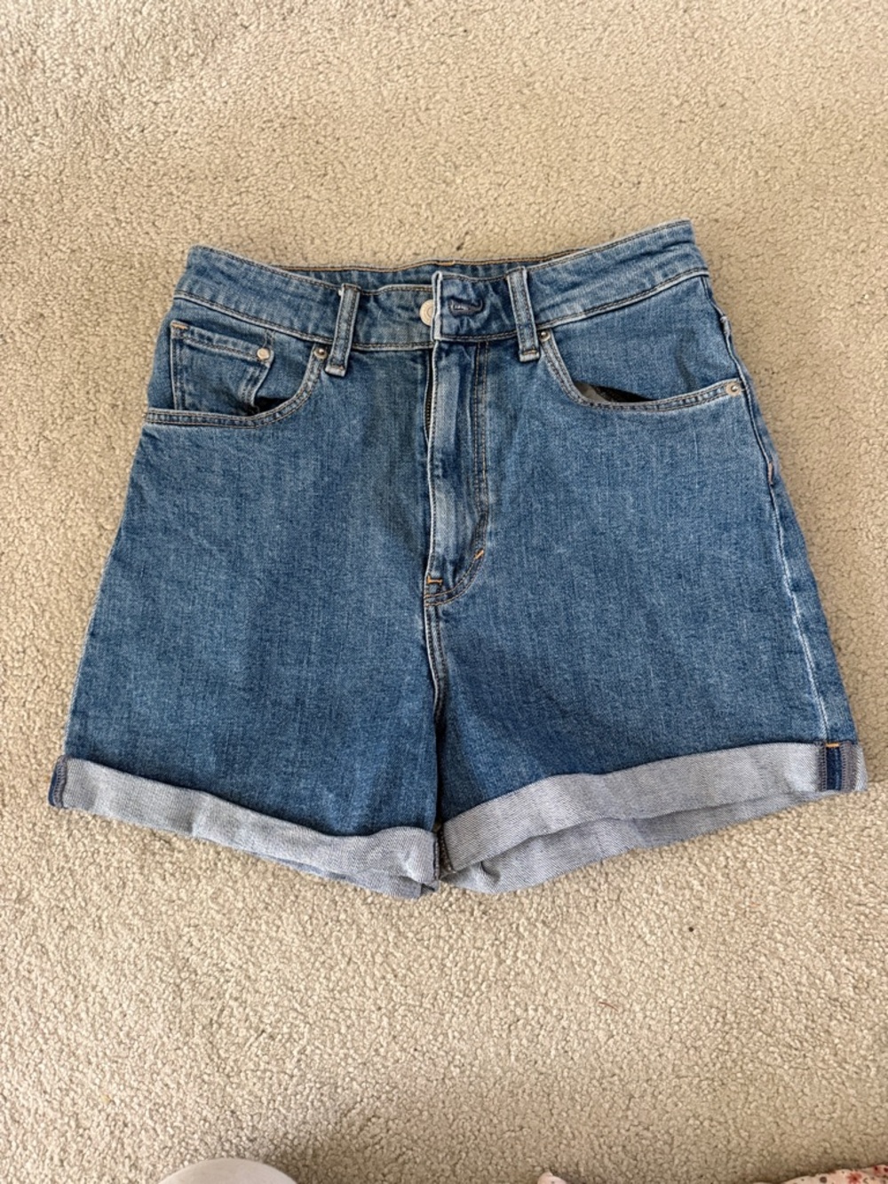 H&M mom shorts ultra high waisted size 4